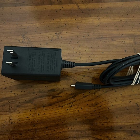 Nintendo Switch OEM charger - Picture 2 of 2